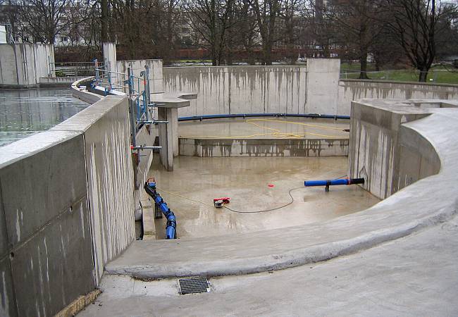 Seelöwenbecken während der Bauphase